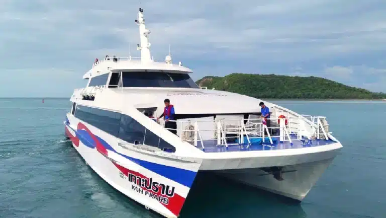 Koh Phangan to Koh Tao Lomprayah ferry Thong Sala pier 2026